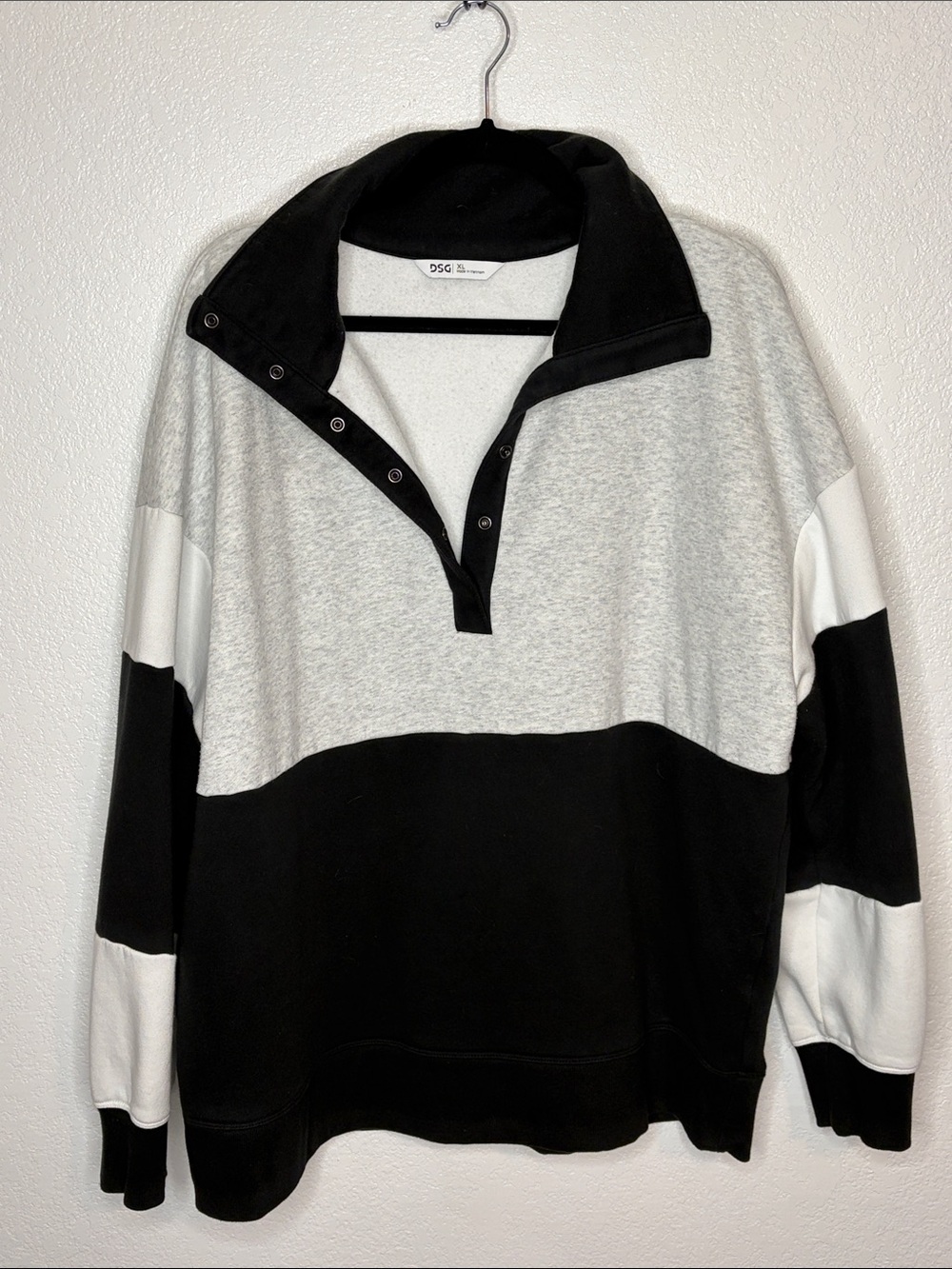 DSG Black White Gray Color Block Rugby 1/4 Snap Sweatshirt Size XL